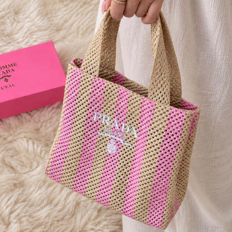 กระเป๋าถัก prada